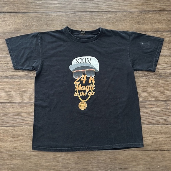 Bruno Mars 24K Magic in the Air concert tour shirt youth sized - Picture 4 of 10